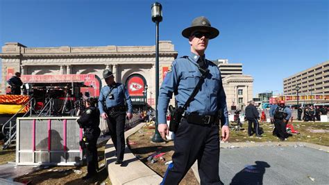 Chiefs Super Bowl Parade Shooting Over 850 Cops At Celebration Where 1