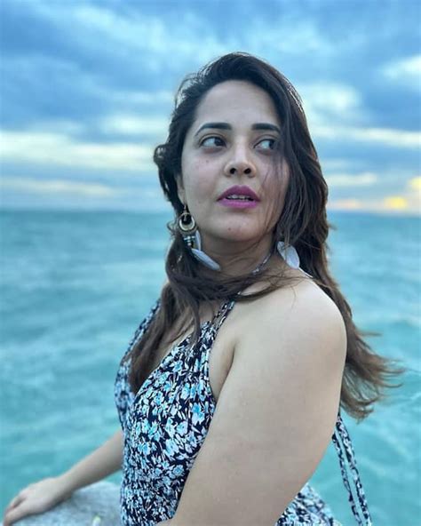 Anasuya Bharadwaj Bikini Photos Anasuya Bharadwaj స్విమ్మింగ్ పూల్