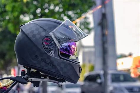 Quietest Motorcycle Helmets In 2020 Road Tested Reviews And Tips