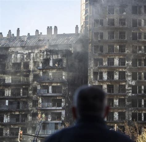 As Ha Quedado El Edificio Calcinado En Valencia