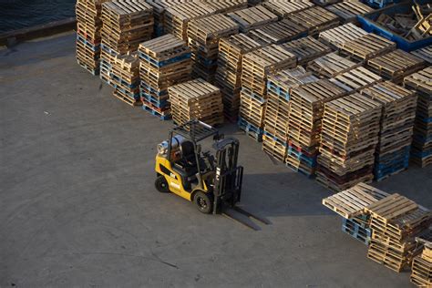 Forktruck Lift Free Stock Photo - Public Domain Pictures