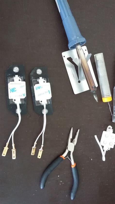 Подсветка номера — Ford Focus Hatchback II, 1,4 л, 2005 года | тюнинг ...