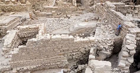 Photos Jerusalem Dig Uncovers Massive Ancient Greek Citadel