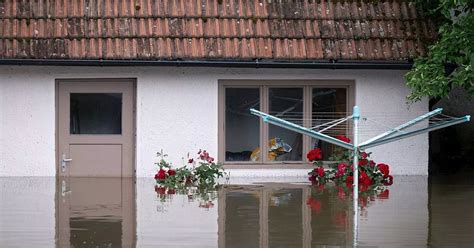 Hochwasserlage Hochwasser Lage Im S Den Deutschlands Spitzt Sich Zu