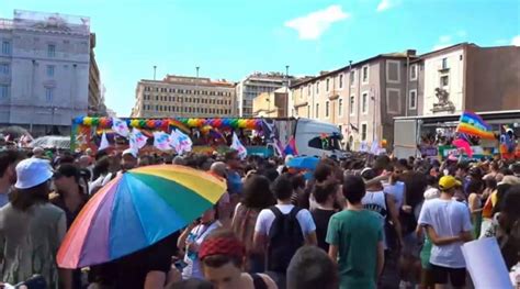 Roma Pride Migliaia Di Persone Alla Manifestazione Per I Diritti Lgbt