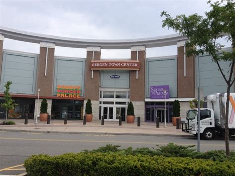 Bergen Town Center-Entrance 5, 1 Bergen Town Ctr, Paramus, NJ, Shopping ...