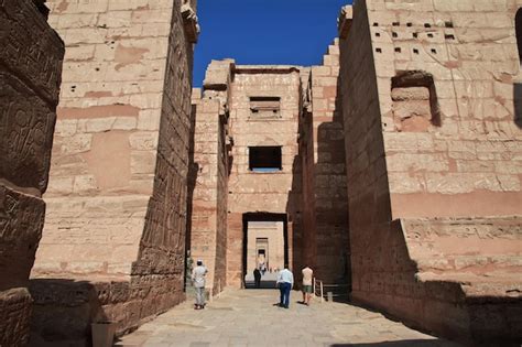 El Templo De Medinet Habu En Luxor Egipto Foto Premium