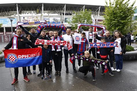 Slobodna Dalmacija Ve Se Zahuktala Atmosfera U Enevi Pred Utakmicu