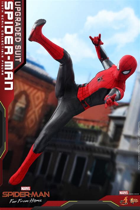 Крутая фигурка Улучшенного Костюма Человека Паука от Hot Toys GeekCity