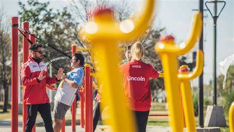 Variedad De Propuestas Deportivas Para Toda Las Edades En Lincoln