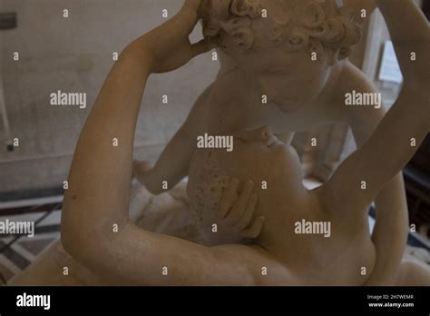 La Escultura Cupido Y Psique De Antonio Canova Fotograf As E Im Genes