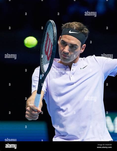 Roger federer backhand hi-res stock photography and images - Alamy