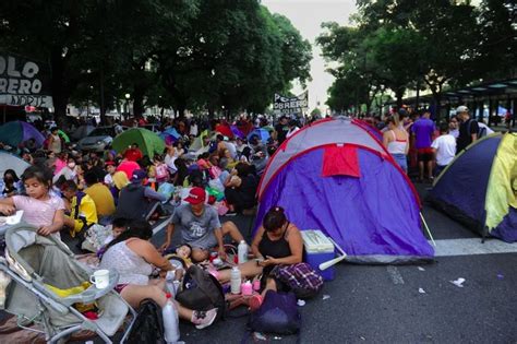 La Ciudad De Buenos Aires Sitiada Por Dos Acampes Piqueteros Caos De