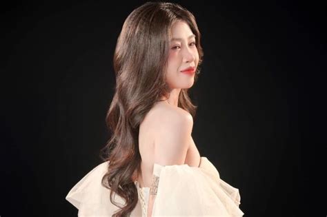 Hình ảnh thu hút của hot girl bóng đá Thanh Nhã Tạp chí Tri thức