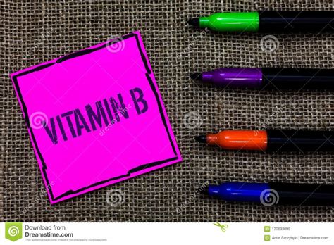 Nota De La Escritura Que Muestra La Vitamina B Foto Del Negocio Que