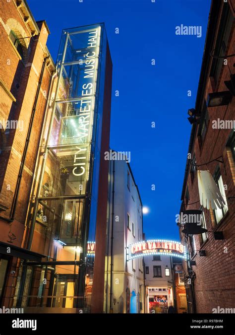 City varieties music hall leeds hi-res stock photography and images - Alamy