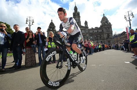 Cavendish Survives Crash Scare On Tour Of Britain Stage Cyclingnews