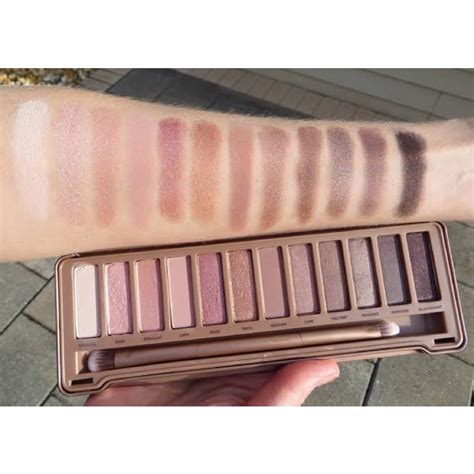 URBAN DECAY NAKED 3 พาเลทตา 12 ส โทนนอมชมพ สวยหวาน คลาสสค