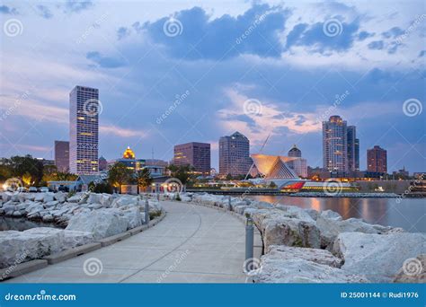 Milwaukee Skyline Royalty-Free Stock Photo | CartoonDealer.com #3125325