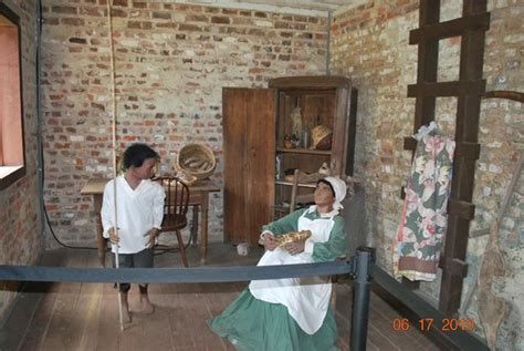 Inside One Of The Slave Quarters Picture Of Boone Hall Plantation