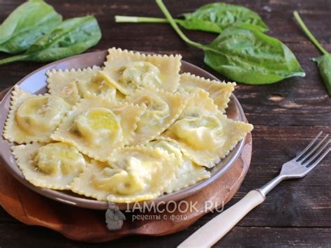 Равиоли с сыром и зеленью — рецепт с фото пошагово