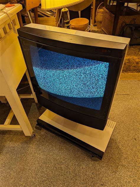 Bang Olufsen Vintage Hvit Tv Med Fjernkontroll Finn Torget