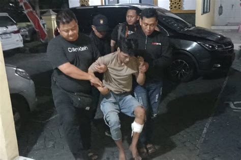 Polisi Tembak 2 Maling Motor Di Surabaya