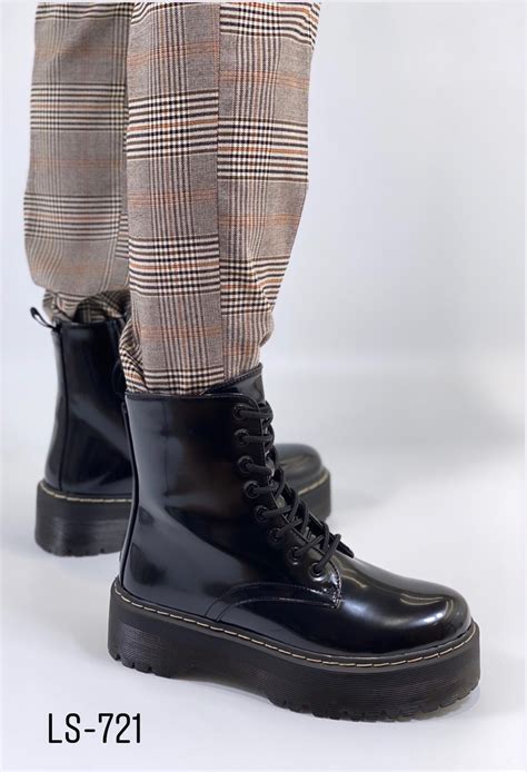 Lucky Shoes - GSL | in Neuss, Textilien Grosshandel - luckyshoes.shop
