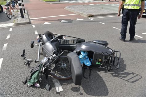 Scooterrijder En Fietser Gewond Na Ongeval Op Nieuwe Kadijk