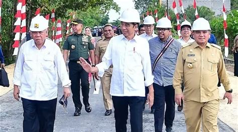 Presiden Jokowi Resmikan Pembangunan 22 Ruas Jalan Di Sulawesi Tenggara