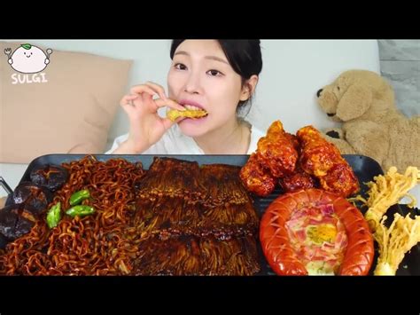 Asmr Mukbang Black Bean Enoki Mushroom Seasoned Chicken Kielbasa Sausage Black Bean Noodles