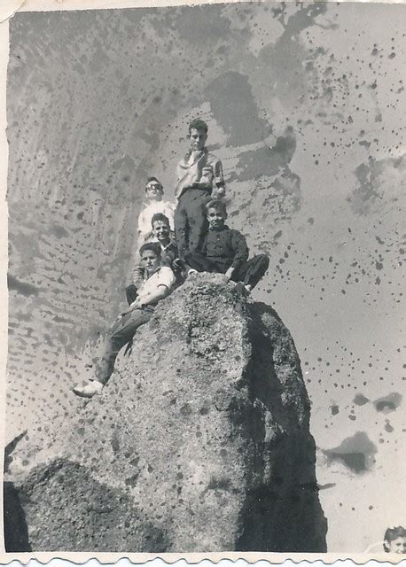 Subidos a una roca cerca del Tajo Colección de Tomás Garc Flickr