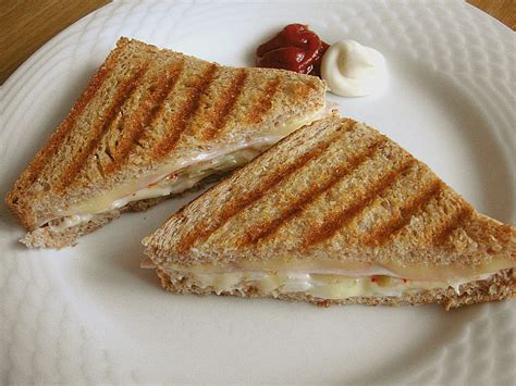 Schinken Käse Toast mit Zwiebel von gabipan Chefkoch