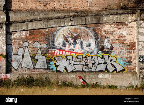 Graffiti on wall of derelict building Stock Photo - Alamy