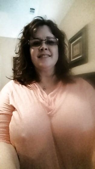 Sex Gallery Chubby Married Milf Showing Off Her Big Braless Tits