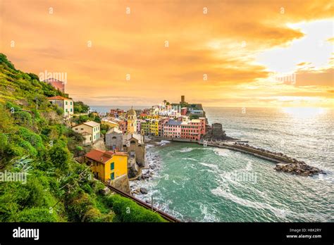 Vernazza Fishing Village Seascape In Five Lands Cinque Terre National