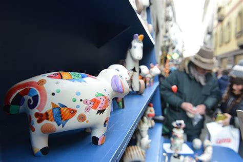 La Saint Ours La Foire De Saint Ours DAoste Artisanat De Tradition