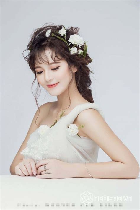 Hot girl và hot boy Việt Bà Tưng lộ cằm nhọn hoắt Hot girl dân tộc xinh đẹp dù