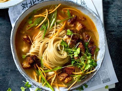 Ramen das Rezept für japanische Nudelsuppe Japanische nudelsuppe