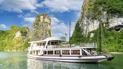 Tour Hạ Long Trong Ngày Du Thuyền Wego Halong Cruise