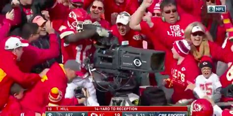 Tyreek Hill Celebrates Touchdown By Taking Over As CBS Cameraman ...