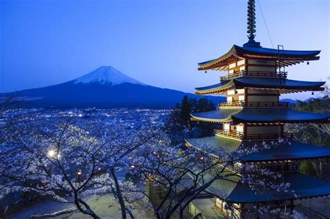 新倉山浅間公園 ｜ 日本夜景遺産