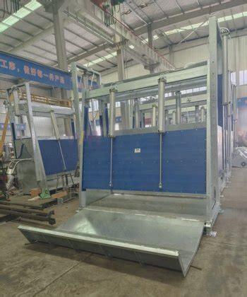 Muslim Halal Cattle Slaughterhouse Equipment Stunning Box For Cow