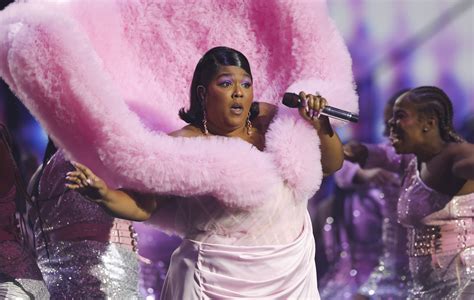 Watch Lizzo Deliver A ‘special Medley At Brits 2023 Afrik Best Radio