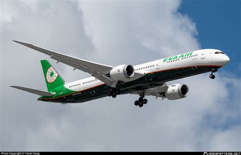 B Eva Air Boeing Dreamliner Photo By Yiwen Song Id