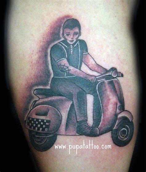 Tatuaje Vespa Pupa Tattoo Granada