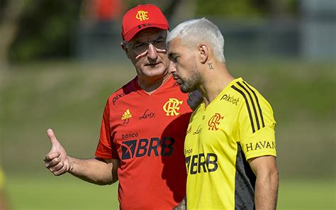 Flamengo define programação para jogo contra o Santos direito a