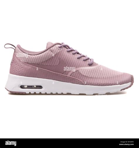 Vienna Austria August 10 2017 Nike Air Max Thea Txt Purple Sneaker
