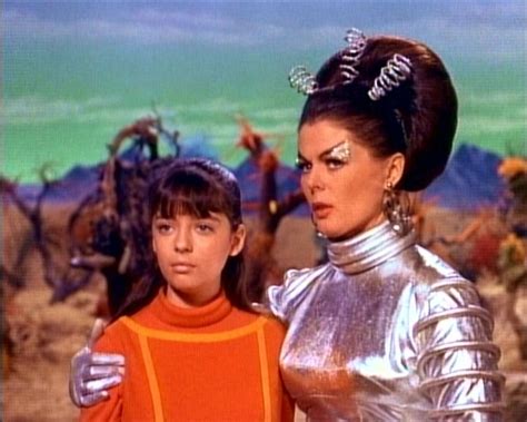 Penny And Verda Lost In Space Angela Cartwright And Dee Hartford