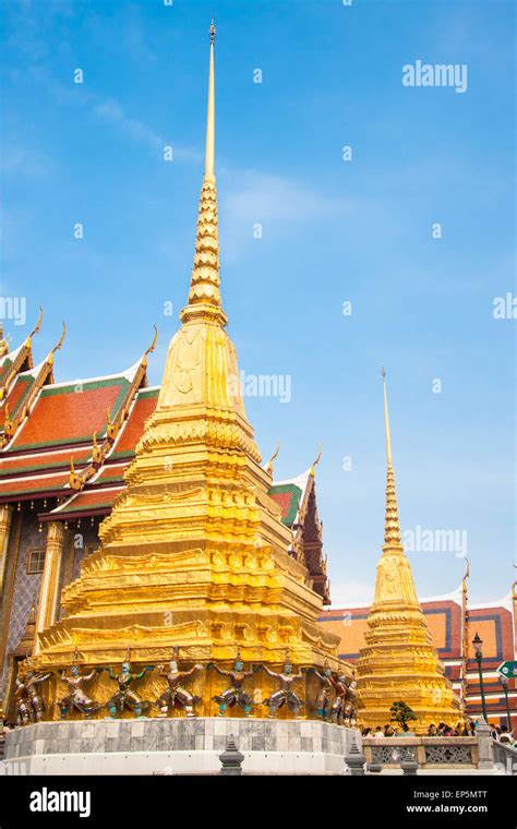 Wat Phra Kaew temple, Bangkok, Thailand Stock Photo - Alamy